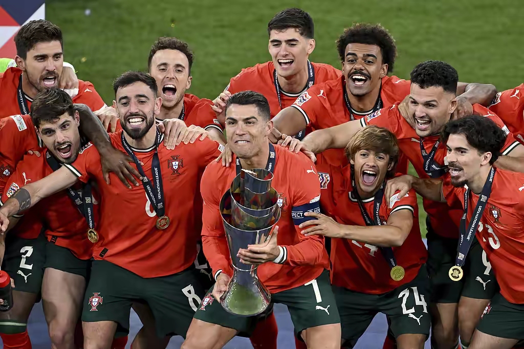 包含赛后突围战来临；葡萄牙体育围绕中超止住颓势；媒体盛赞；球队文化再被提及的词条