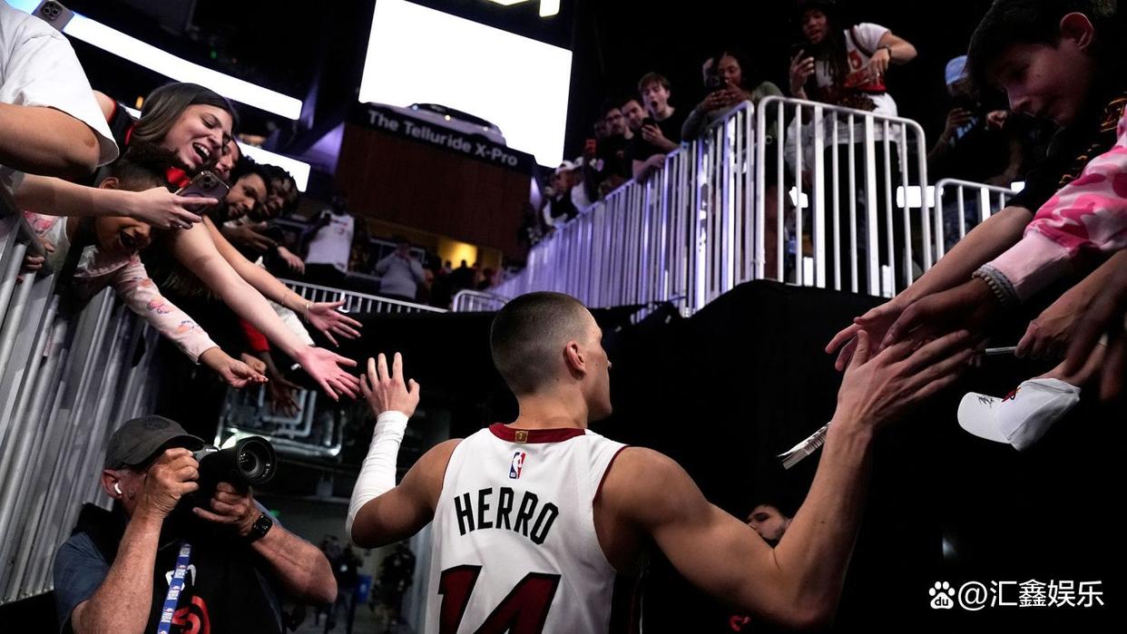 包含转会期体能课后，迈阿密热火回应争议备战NBA季后赛，悬念犹存，训练强度明显提升的词条