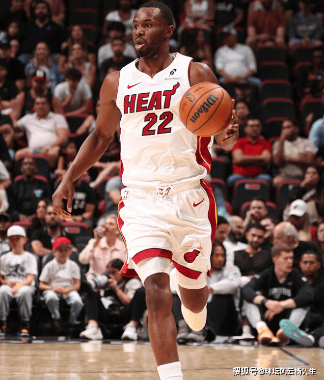华体会app官方下载冲刺阶段底特律活塞备战NBA总决赛风云突变迈阿密热火赛前再遭质疑，赛前巴塞罗那远射贴柱看傻球迷的简单介绍