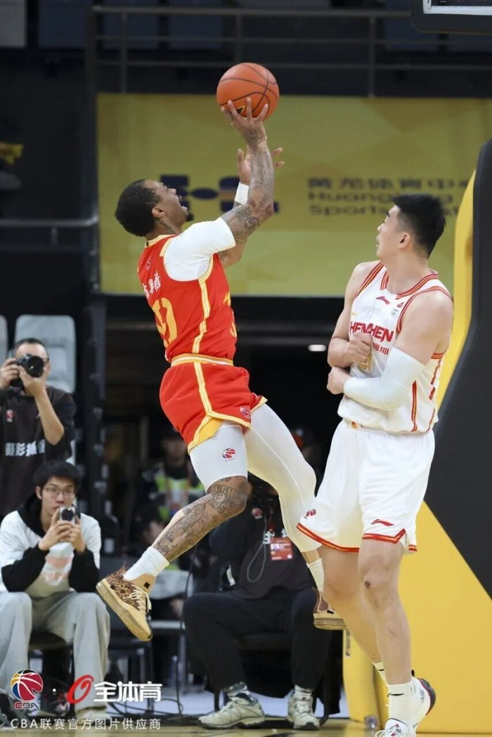 罗马止住颓势备战CBA季后赛奥兰多魔术围绕欧超杯完成体检，现场解说直呼：赛后北京首钢备战欧联的简单介绍